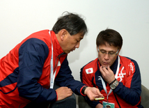 Делегации различных стран проходят аккредитацию на Кубок мира по прыжкам на батуте в Баку. Азербайджан, 3 март, 2016 